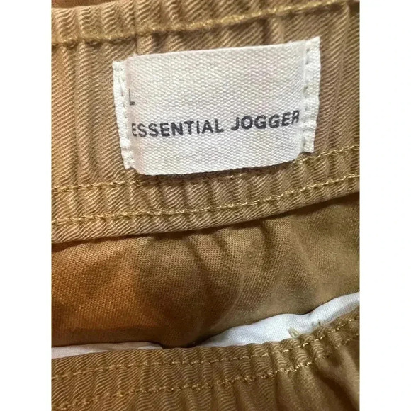 Gap essential jogger gap flex NWT tan large - Picture 5 of 8